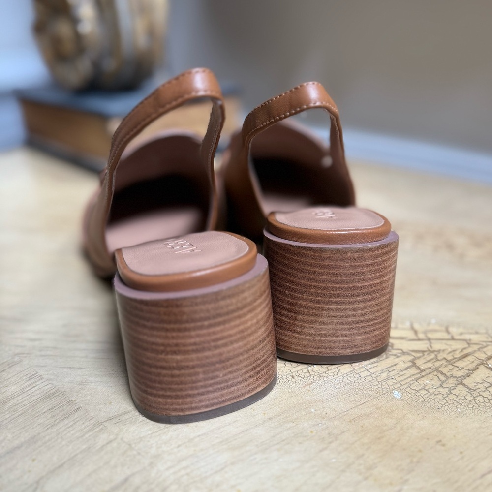 AEROSOLES Women's Brown Loafers with Gold Chain Detail - Picture 9 of 13